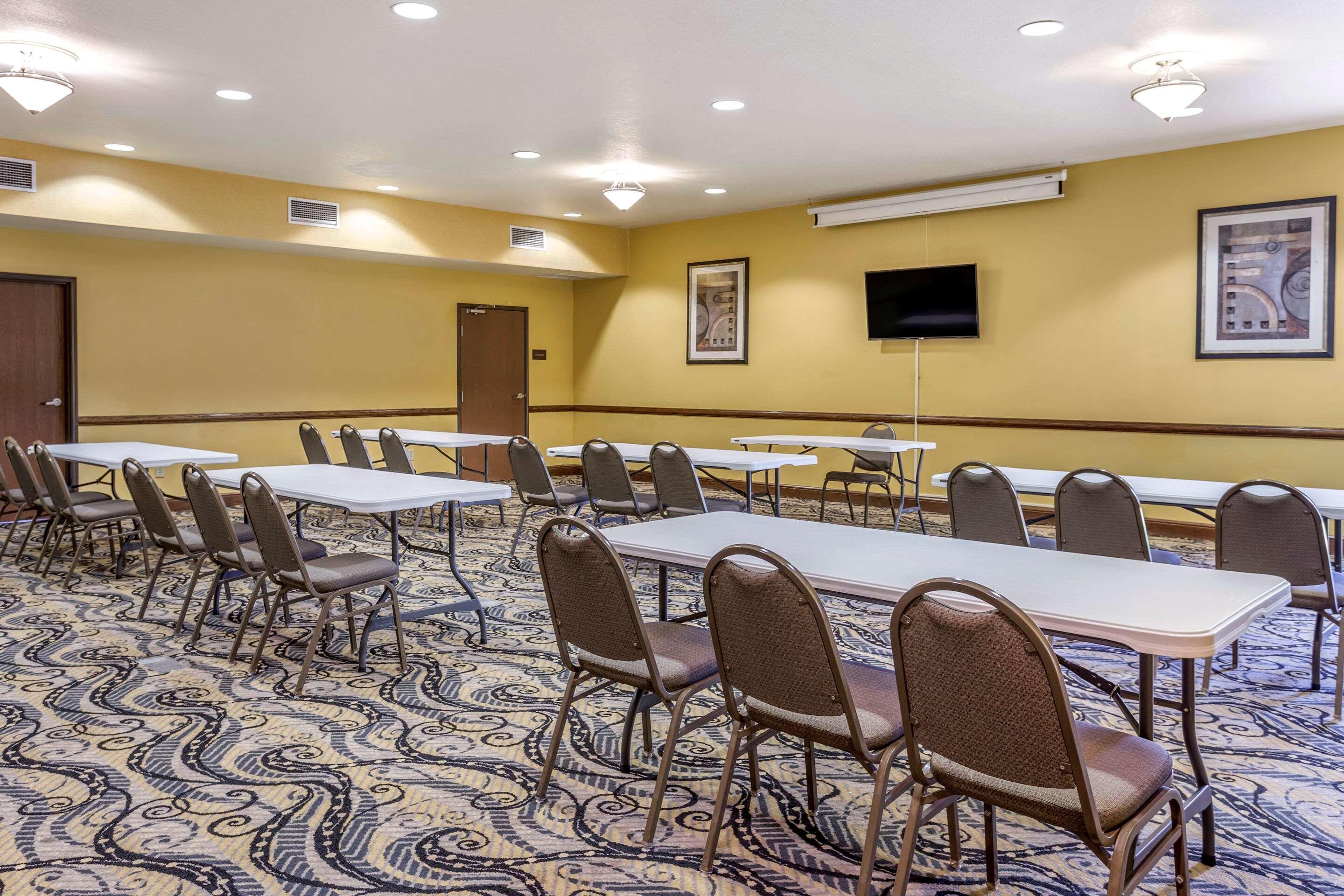 Comfort Suites Jonesboro University Area Exterior photo