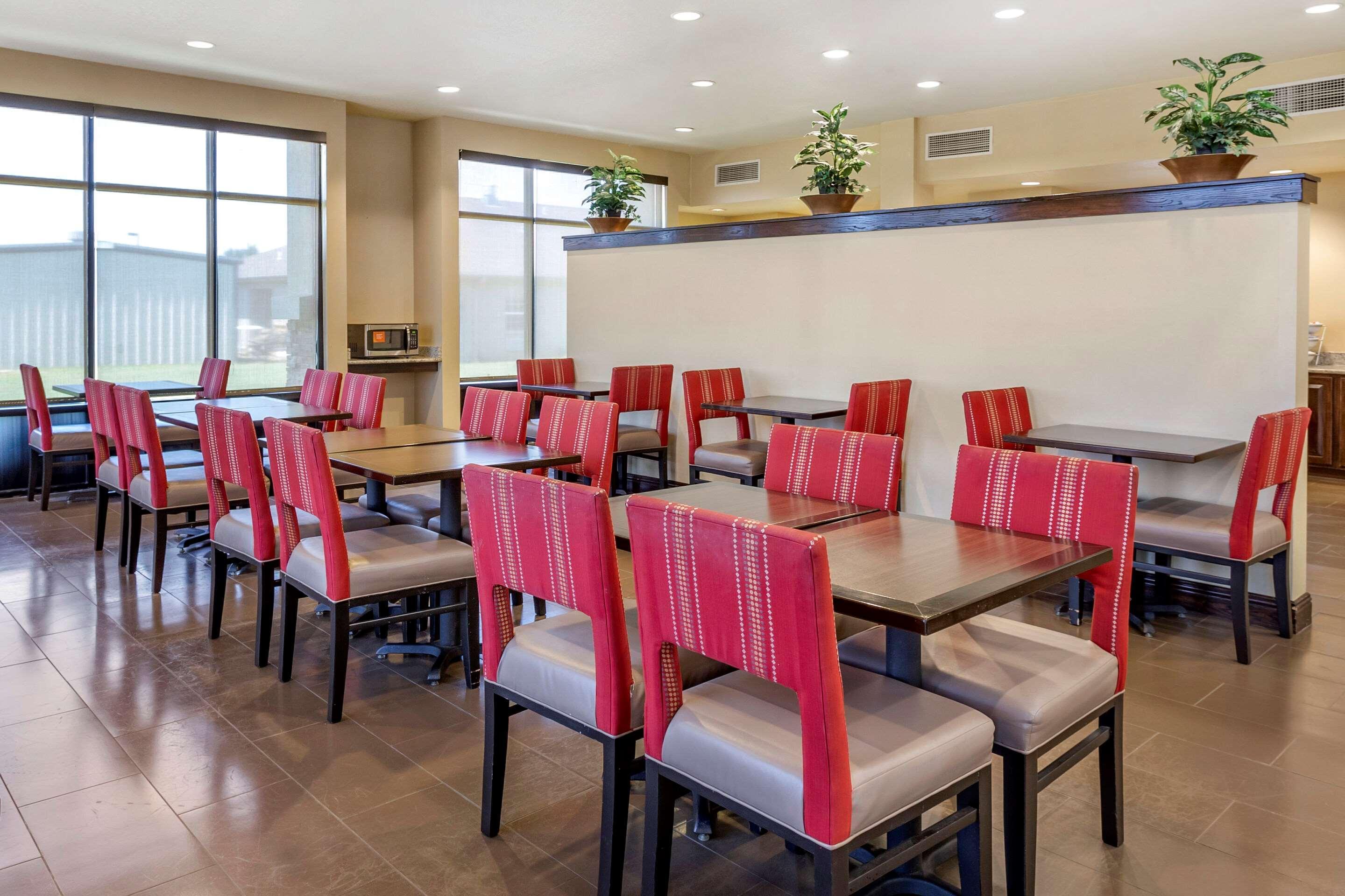 Comfort Suites Jonesboro University Area Exterior photo